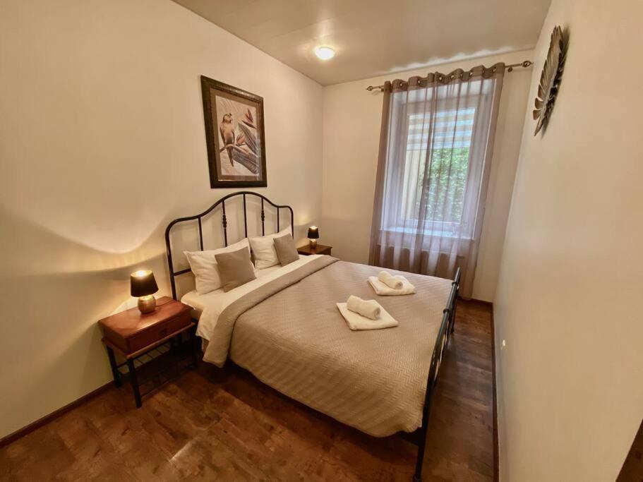 Courtyard Gallery Apartment With Free Parking Kaunas Exterior photo