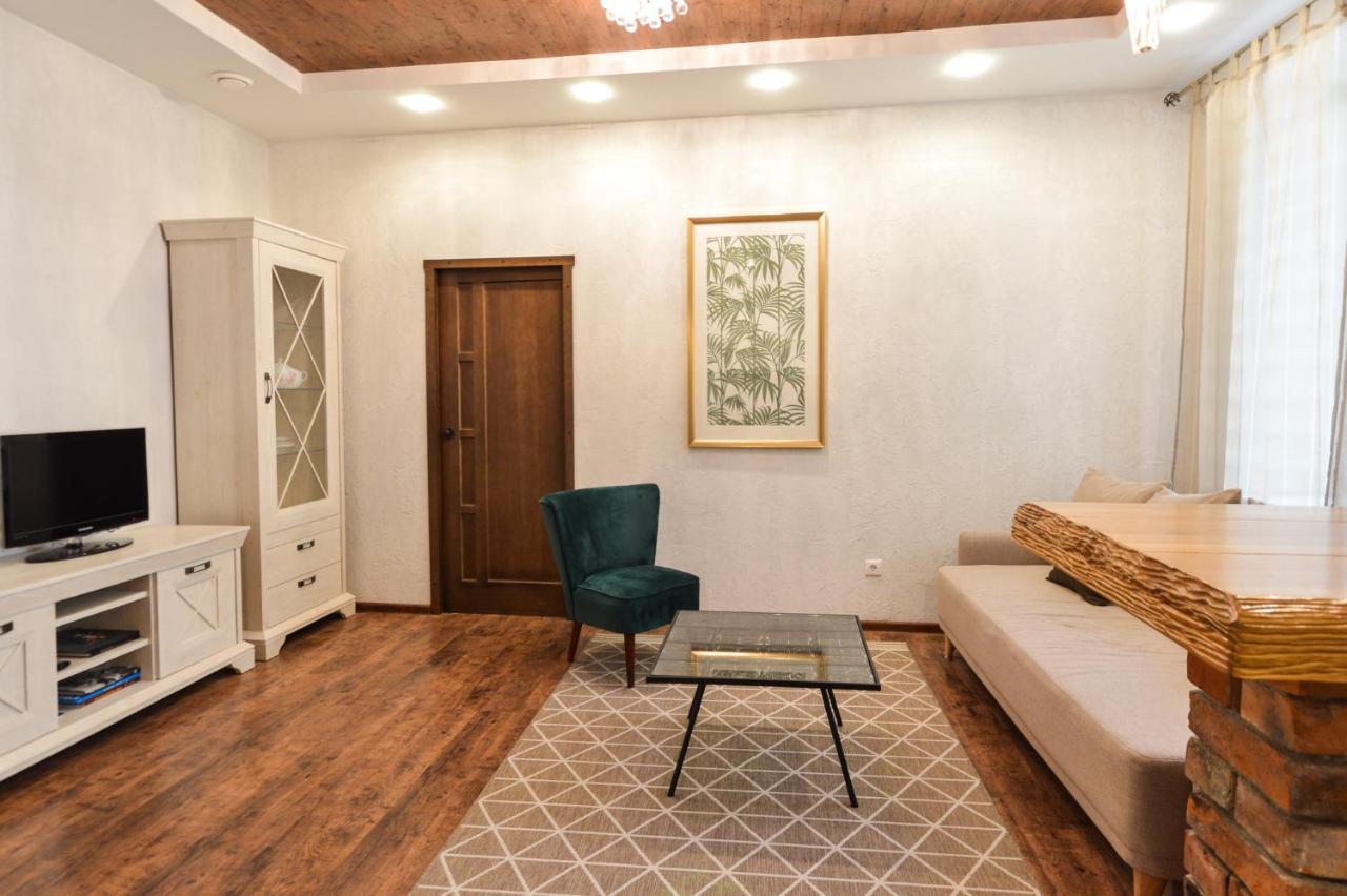 Courtyard Gallery Apartment With Free Parking Kaunas Exterior photo