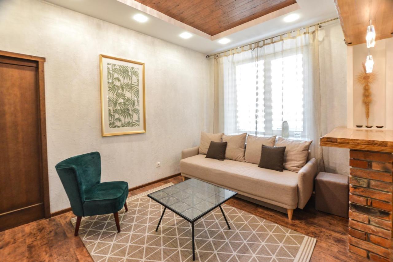 Courtyard Gallery Apartment With Free Parking Kaunas Exterior photo